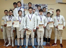 Более 70 спортсменов приняли участие в первенстве ЛНР по фехтованию в Луганске