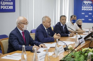 Председатель Курултая Башкортостана заявил о заинтересованности в сотрудничестве с ЛНР