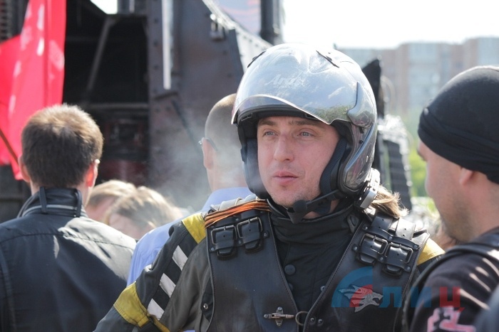 Мотопробег байкеров мотоклуба "Ночные волки" по ЛНР, Луганск, 16 мая 2015 года