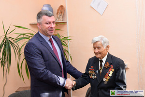 Власти и общественники поздравили с 95-летием экс-руководителя киностудии из Свердловска