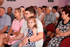 СЖД и "Гольфстрим" в День семьи передали сладости детям и продукты семьям Республики