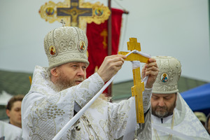 Крестный ход и освящение купели у храма в честь апостола Андрея Первозванного, Луганск, 19 января 2024 года
