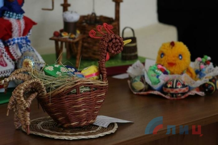 Открытие выставки-конкурса "Пасхальные мотивы", Луганск, 13 апреля 2017 года