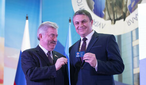 LPR Head gets “United Russia” membership card