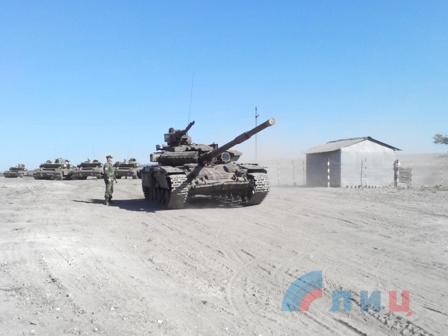 Отвод танков Народной милиции от линии соприкосновения, 3 октября 2015 года