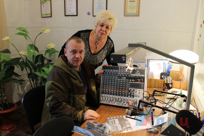 2014 год Россияне подарили микшер для Радио ФМ.JPG