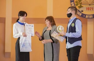 Фестиваль "Я думаю по-русски" завершился в Луганске награждением победителей