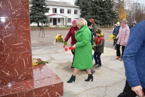 Открытие восстановленного после "декоммунизации" памятника Ленину состоялось в Белокуракино