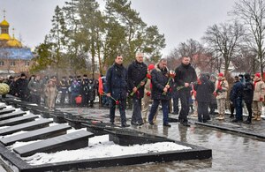 Торжественные мероприятия прошли в Луганске в честь 80-летия со дня освобождения города