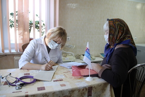 Выездная бригада ЛРКБ в рамках "Дня здоровья" обследовала жителей сел Антрацитовщины