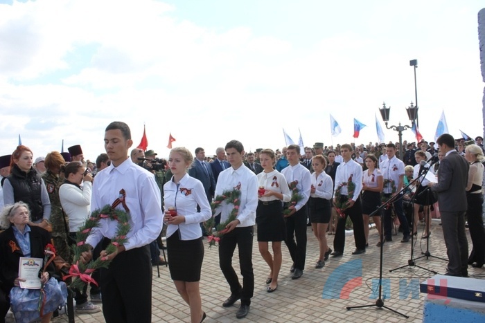 Открытие Мемориала памяти погибшим ополченцам и бойцам Народной милиции, Краснодон, 15 сентября 2016 года
