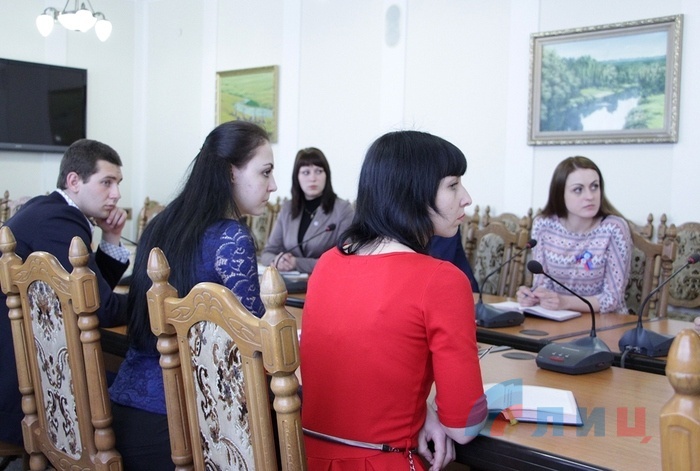Встреча актива молодежной общественной организации "Молодежь за мир" с главой ЛНР Игорем Плотницким, Луганск, 7 апреля 2017 года
