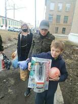Работники прокуратуры доставили гумпомощь беженцам из Рубежного